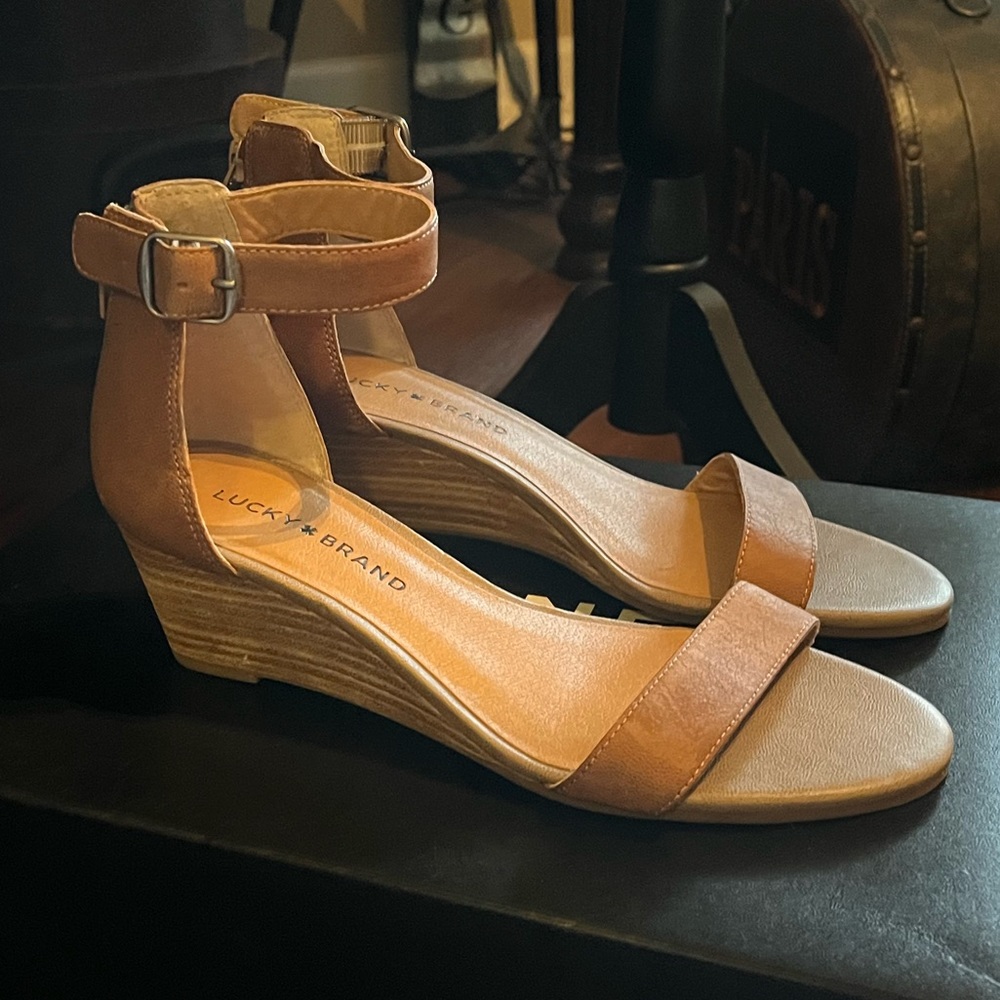 Lucky Brand Cognac Suede Ankle Strap Wedge Sandal 7